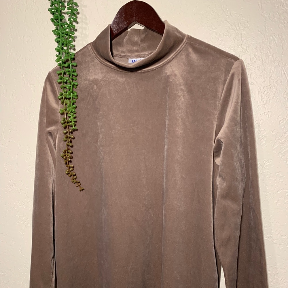 Vintage velvet pink toned top mock neck